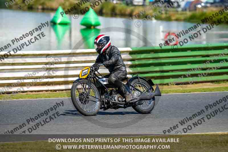 Vintage motorcycle club;eventdigitalimages;mallory park;mallory park trackday photographs;no limits trackdays;peter wileman photography;trackday digital images;trackday photos;vmcc festival 1000 bikes photographs